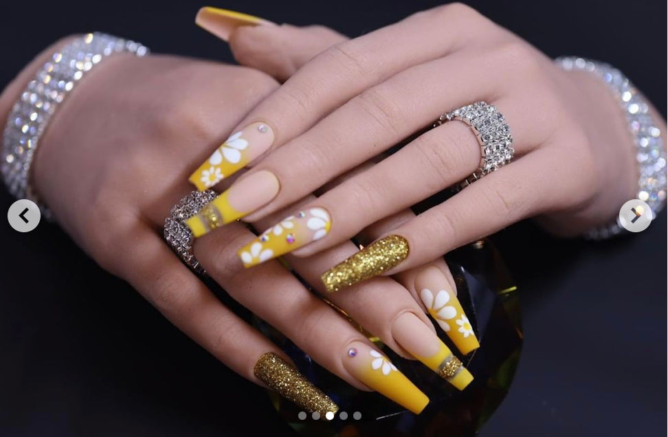 YELLOW GOLD FLOWER HAND PAINTED NAILS