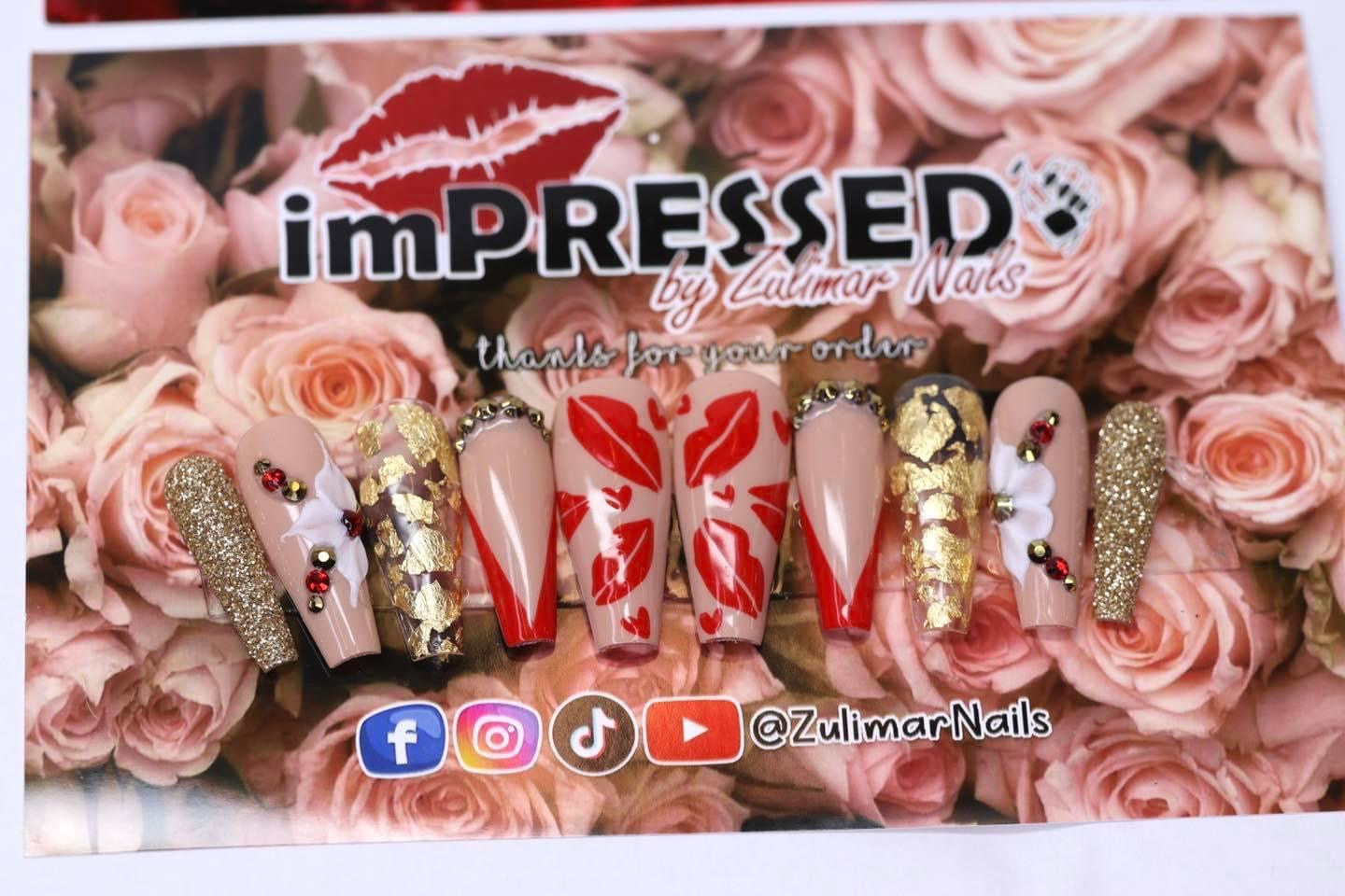 RED GOLD LIPS NAIL ART