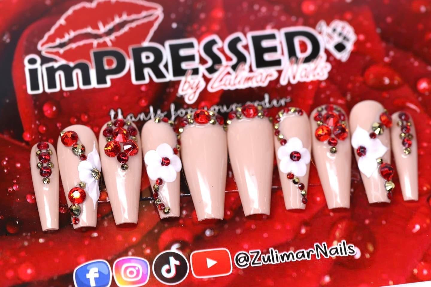 NUDE-RED 3D FLOWER NAILS